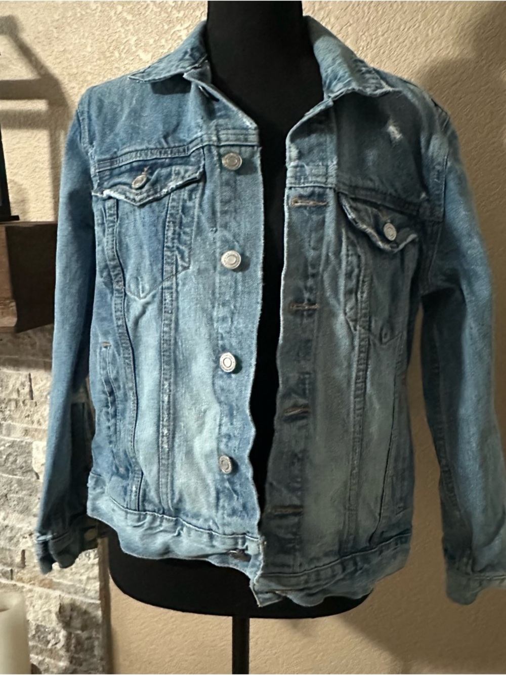 Lucky Brand distressed tomboy trucker denim jean jacket women’s L